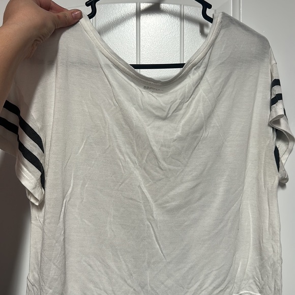 EXPRESS Tee Shirt! Size Small - Picture 3 of 3